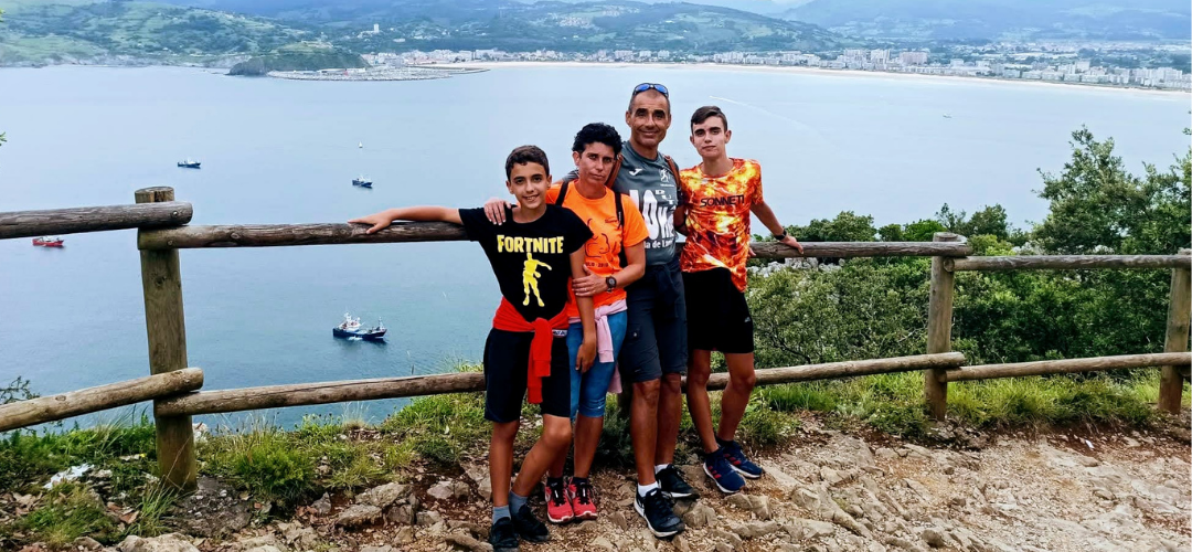 Vives con la familia el profesor